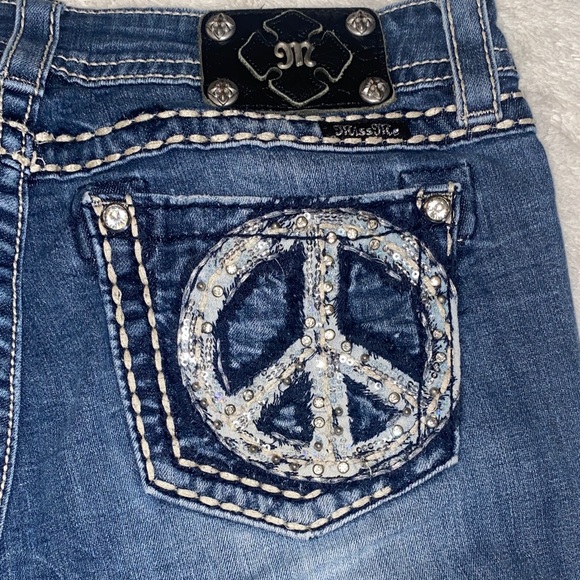 Miss Me Dark Blue SZ:30 Peace Sign Signature Cut Boot Cut Jeans - Picture 4 of 6